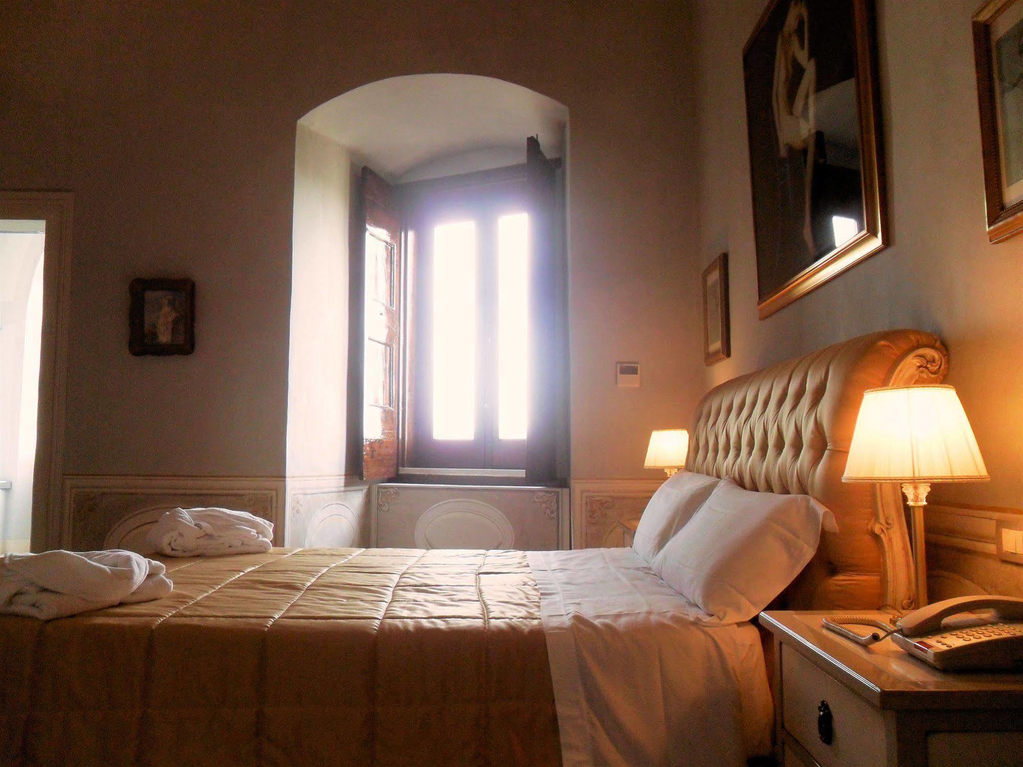 Palazzo Viceconte Hotel มาเตรา ภายนอก รูปภาพ