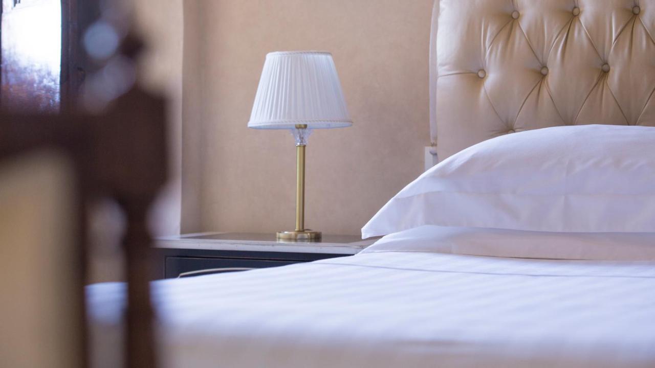 Palazzo Viceconte Hotel มาเตรา ภายนอก รูปภาพ